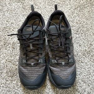 Keen Womens Hiking Shoe